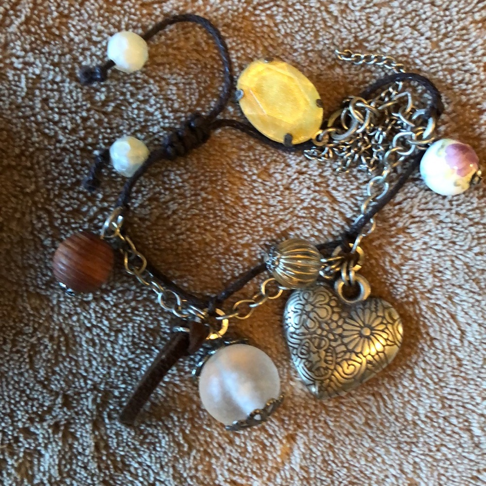 Bracelets - Picture 9 of 13